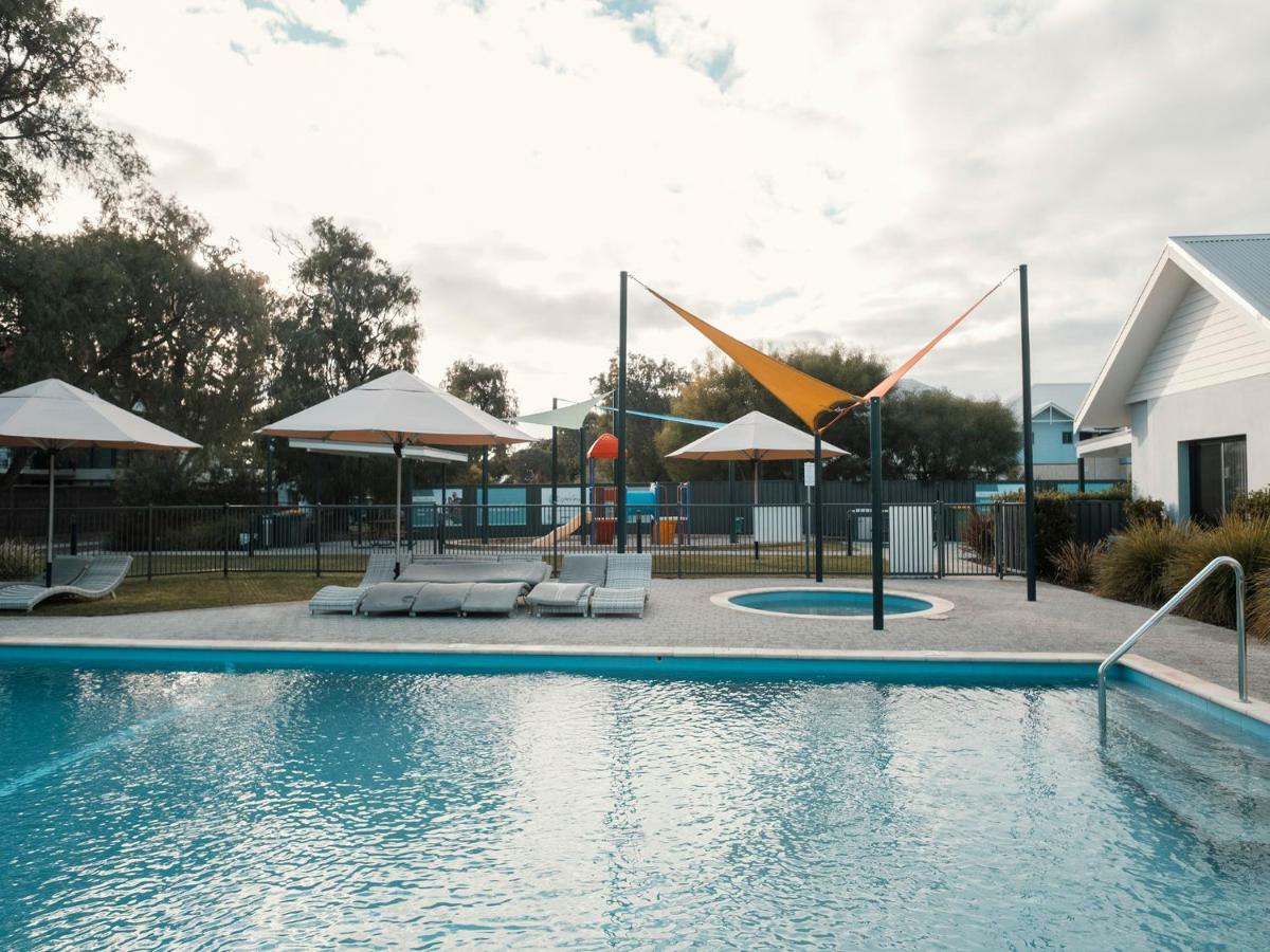 Fortyone - Oceanside Retreat Басселтон Екстер'єр фото